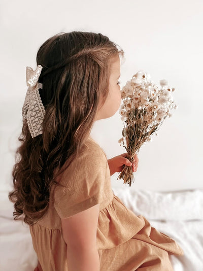 Girls longtail lace bow hairclip in beige